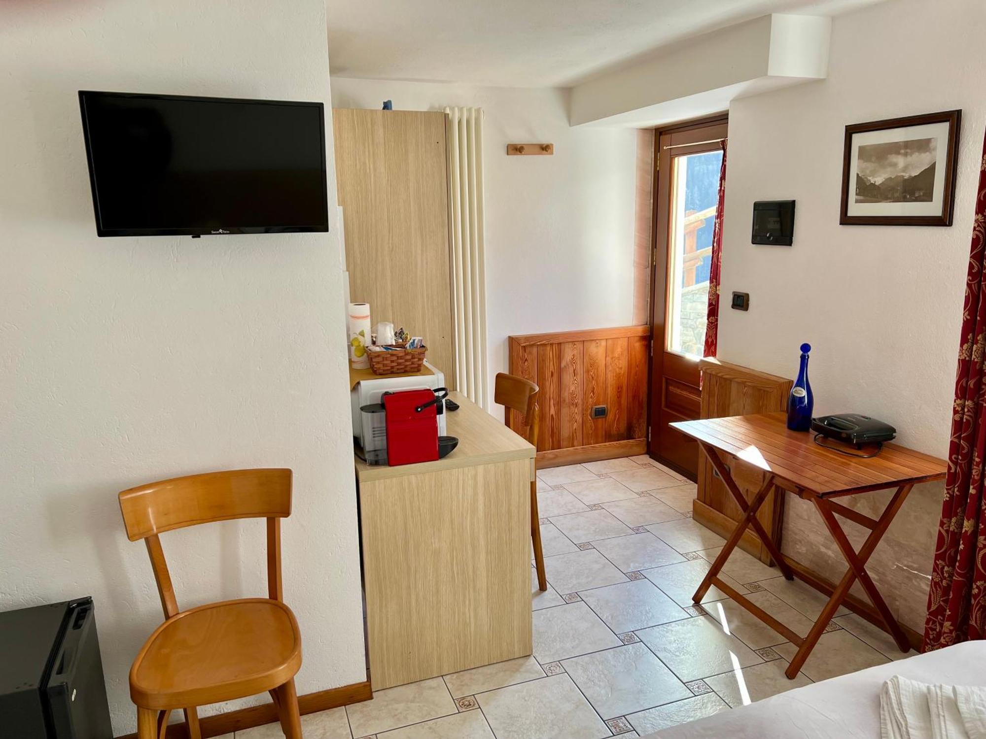 Affittacamere Buenavista Guest House Champoluc Habitación foto